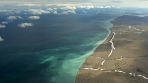 科普纪录片《冰冻星球 Frozen Planet》全8集 国语中英双字 720P/MKV/41.67GB 下载