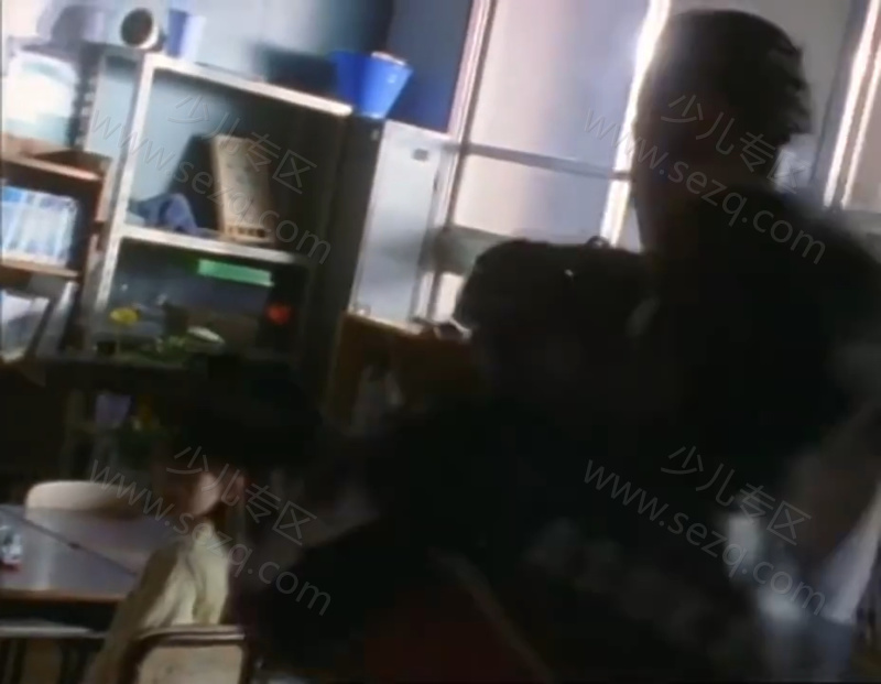 戴拿奥特曼的剧照截图1