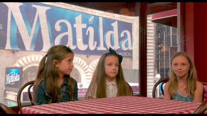 朱莉的休息室的剧照截图5