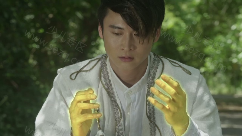 艾克斯奥特曼的剧照截图4