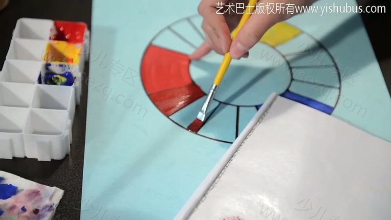 小朱老师教美术的剧照截图1