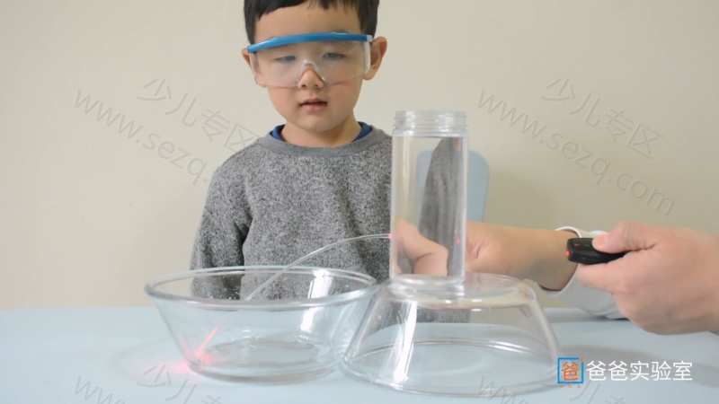 爸爸实验室的剧照截图5